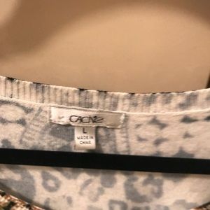 Cache Tops - Cache sweater top Cache Tops - Cache sweater top